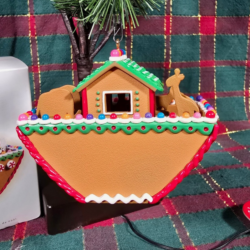 Hallmark Keepsake Noah's Ark Gingerbread Christmas Ornament 2009 Sharon Visker - Picture 2 of 9